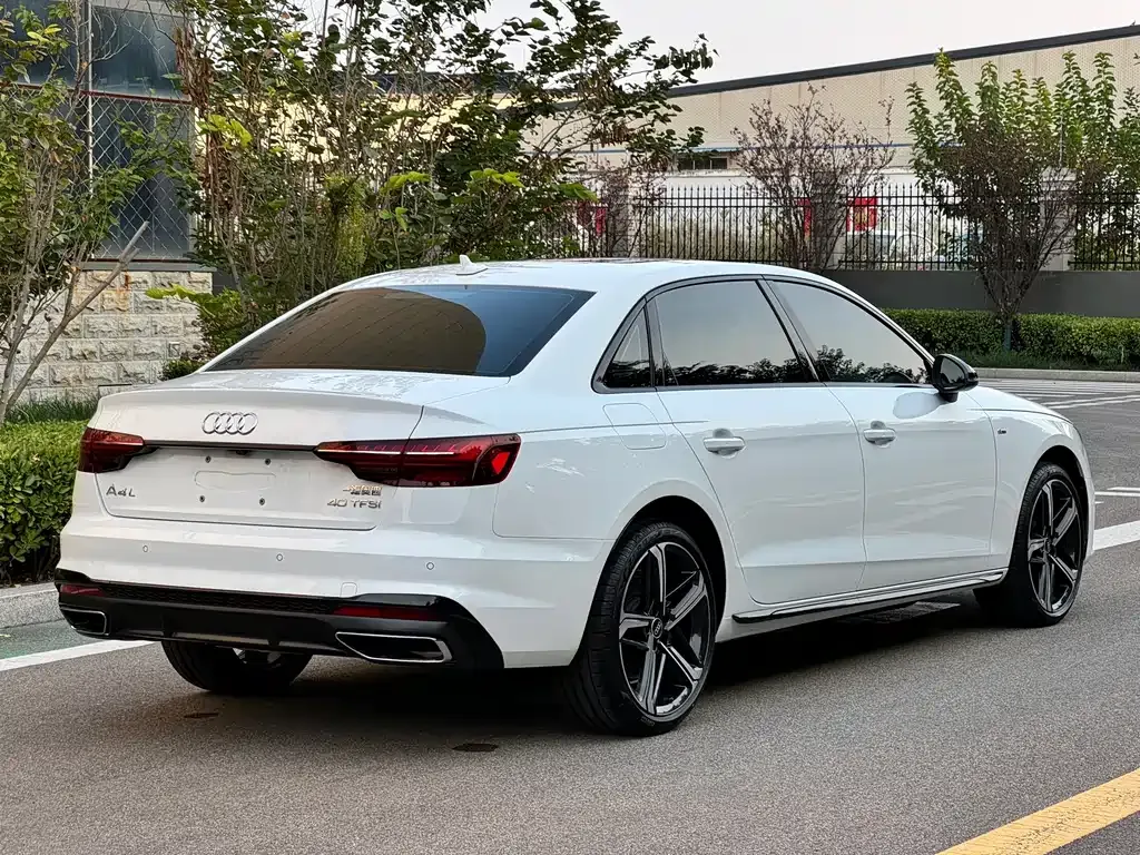 Audi A4L — фото 10