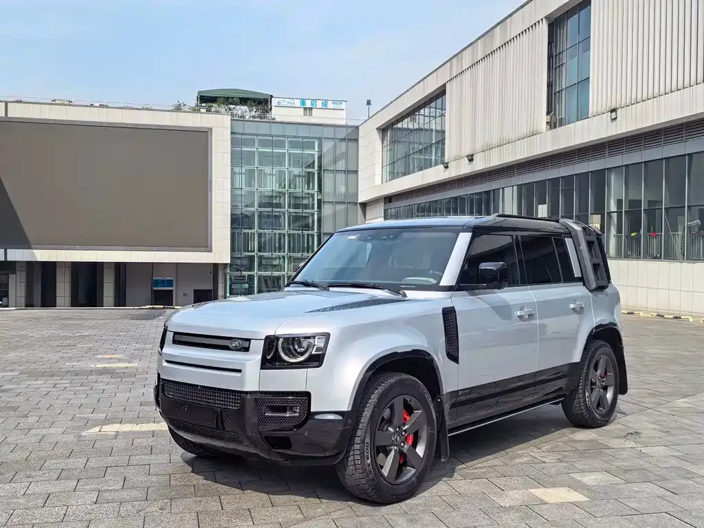 Land Rover Defender — фото 1