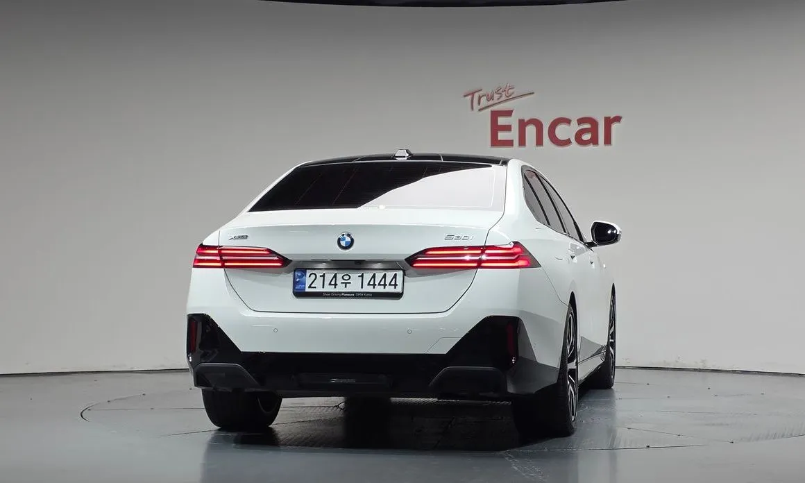 BMW 5-Series — фото 9