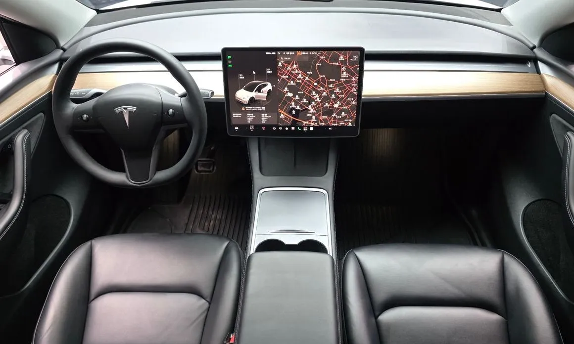 Tesla Model Y — фото 9