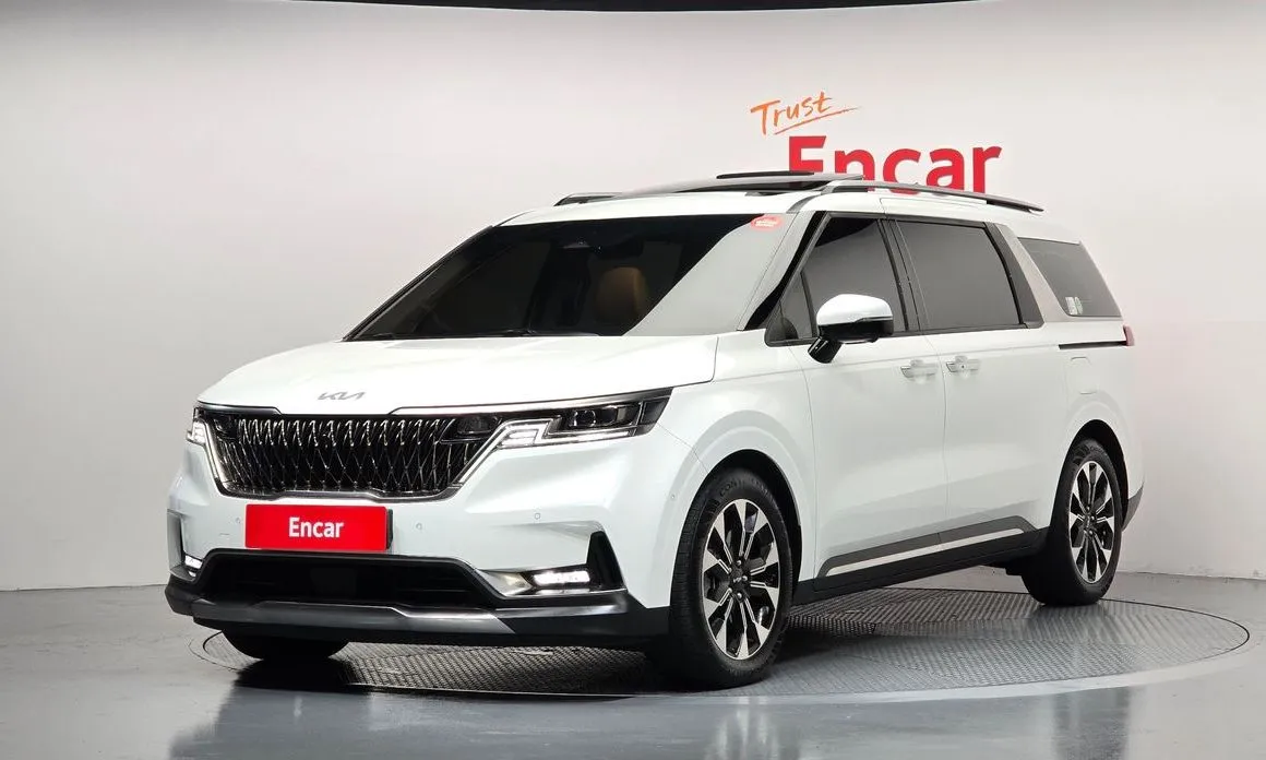 Kia Carnival — фото 1