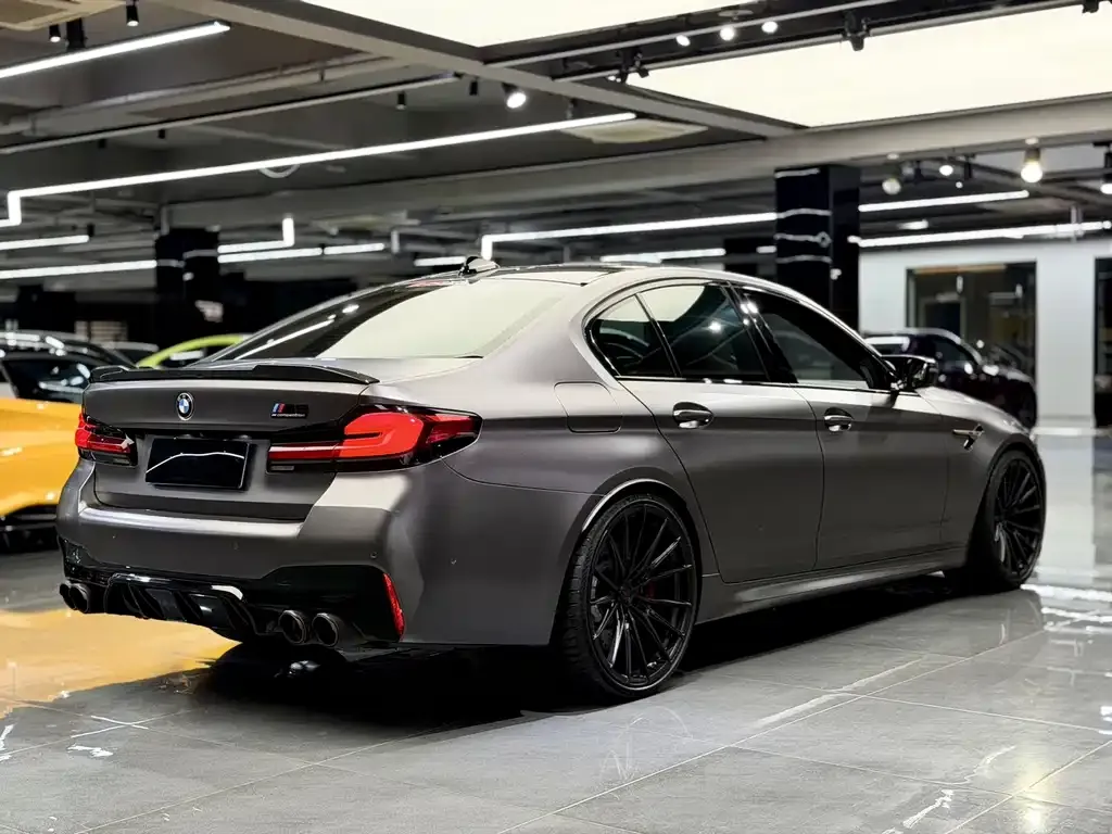 BMW M5 — фото 4