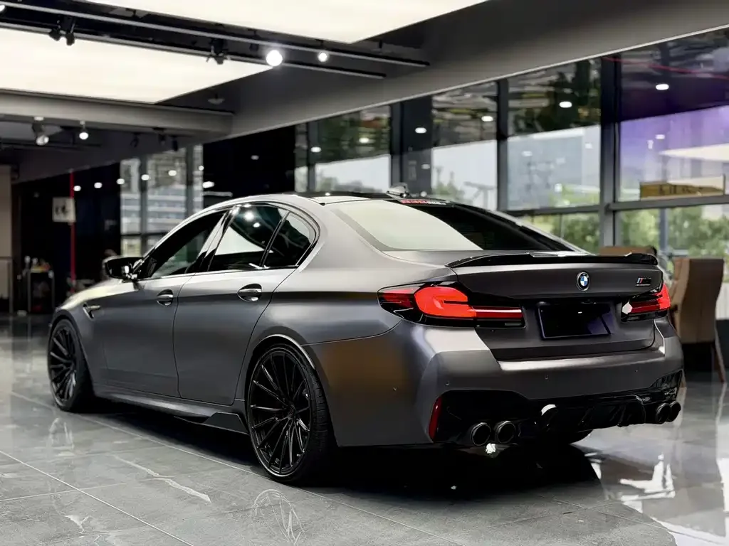 BMW M5 — фото 2