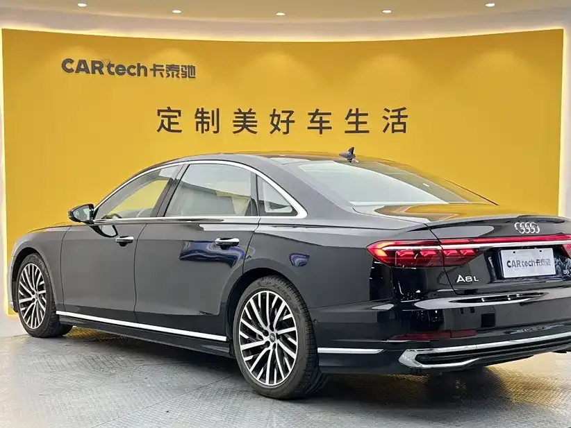 Audi A8 — фото 7