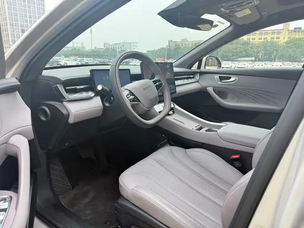 Roewe M7 DMH — фото 10