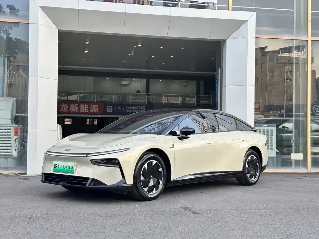 XPeng P7+ — фото 1