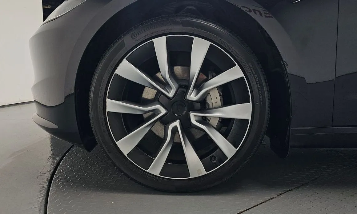 Tesla Model 3 — фото 4