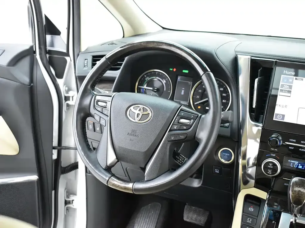 Toyota Vellfire — фото 9