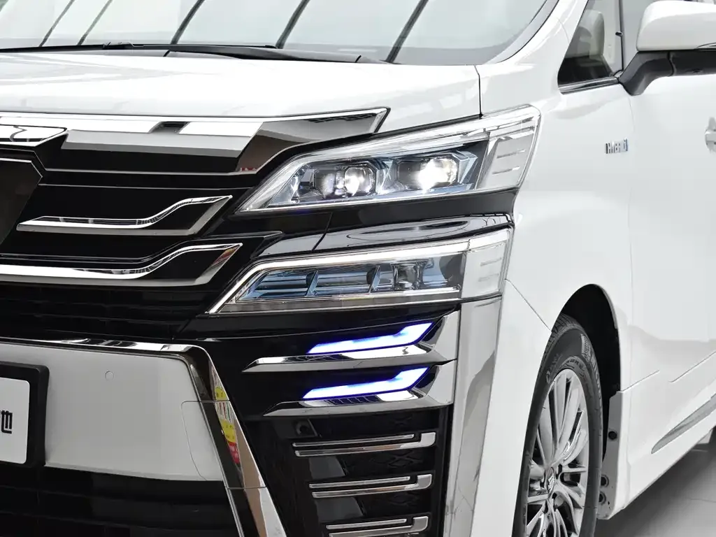 Toyota Vellfire — фото 7