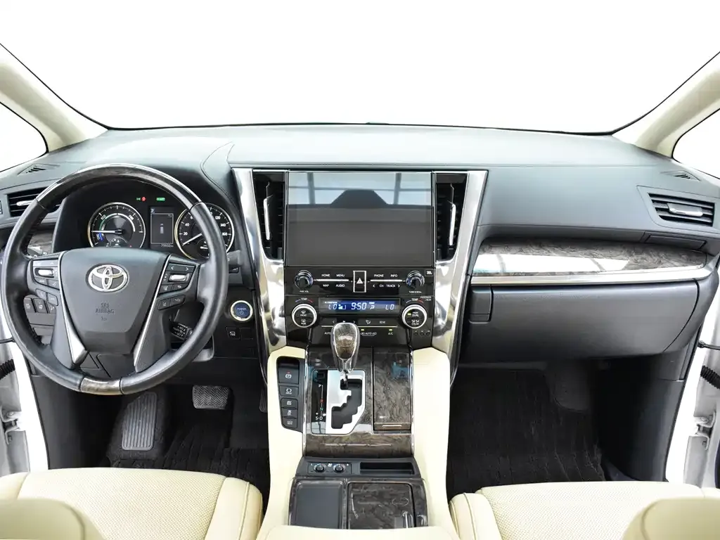 Toyota Vellfire — фото 3