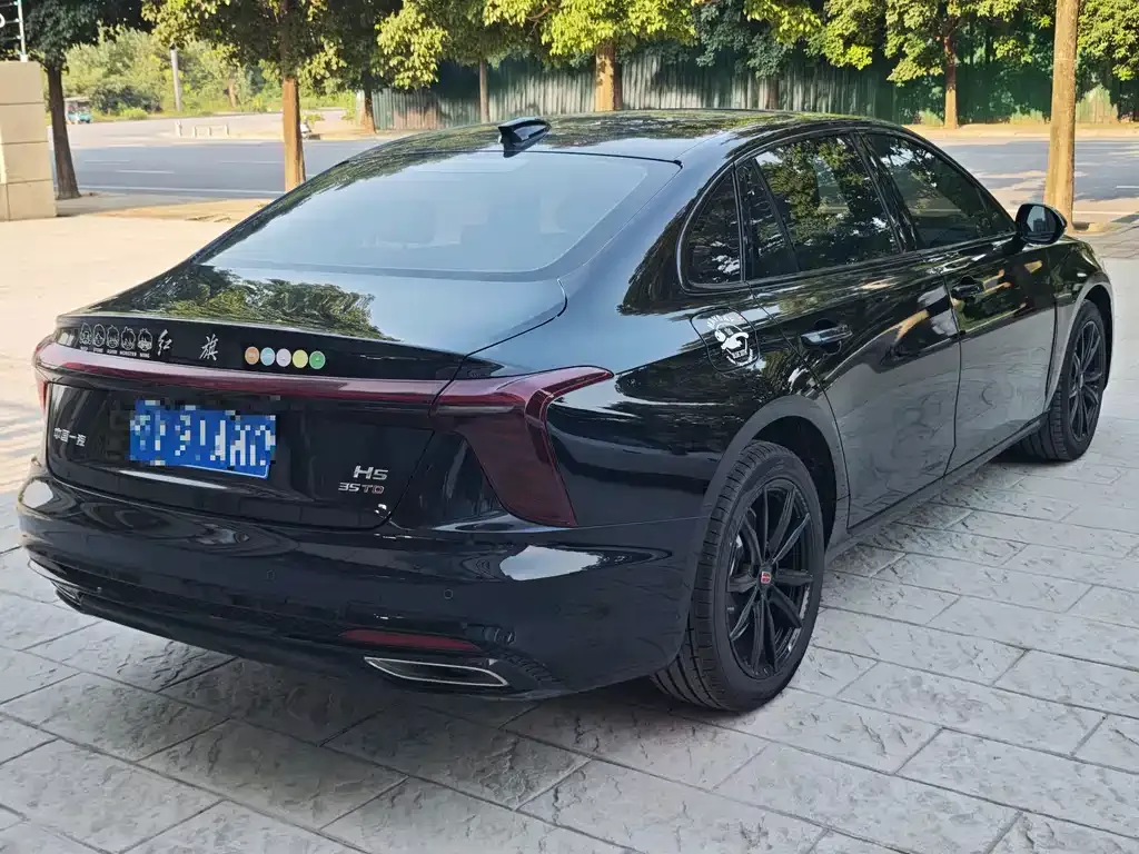 Hongqi H5 — фото 7