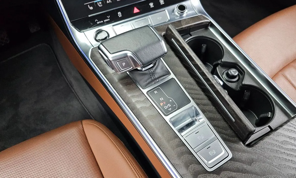 Audi A6 — фото 8