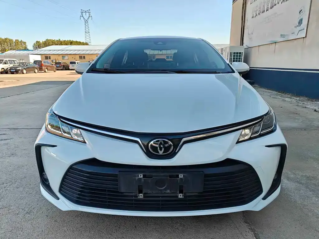 Toyota Corolla — фото 8