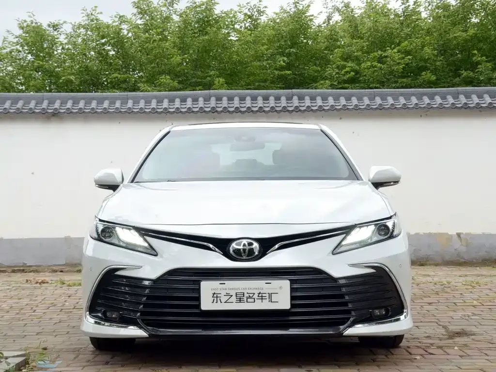 Toyota Camry — фото 9