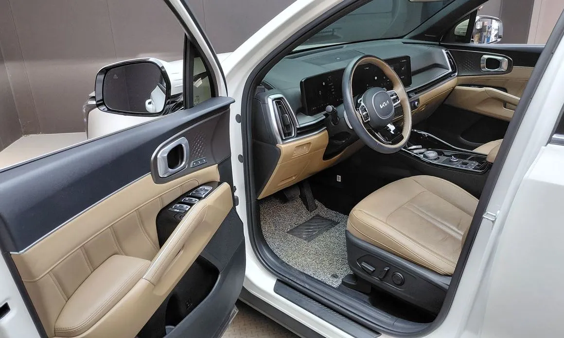 Kia Sorento — фото 9