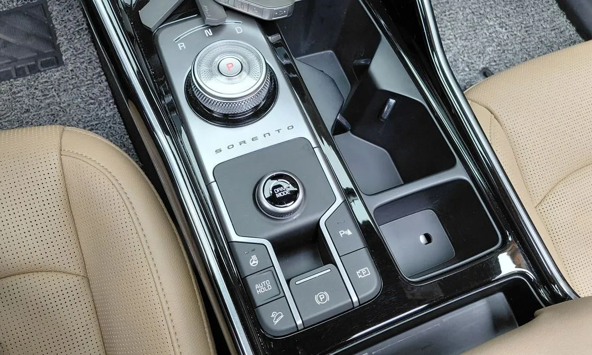 Kia Sorento — фото 5
