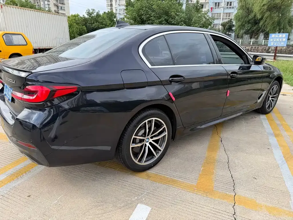 BMW 5 Series — фото 2