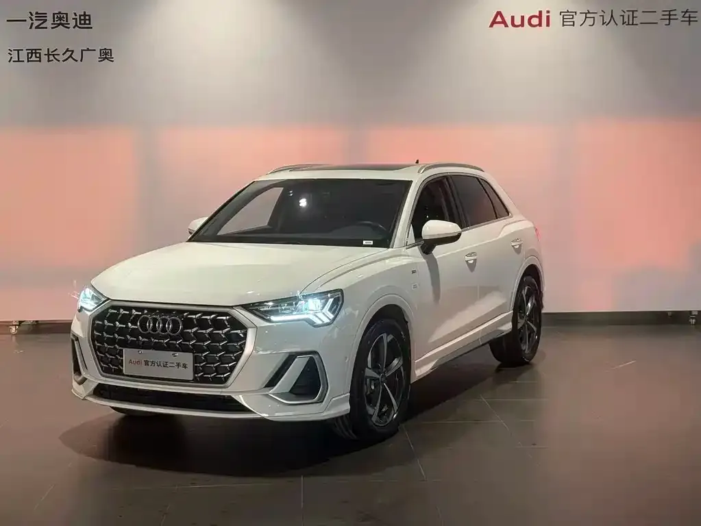 Audi Q3 — фото 1