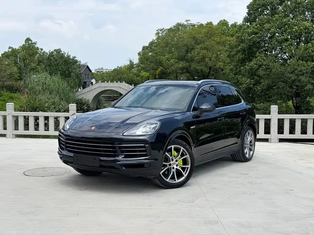 Porsche Cayenne Hybrid — фото 1