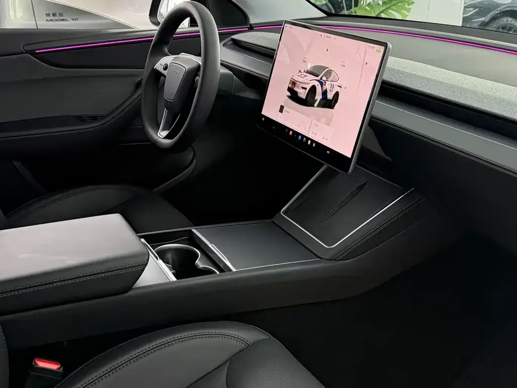 Tesla Model Y — фото 9