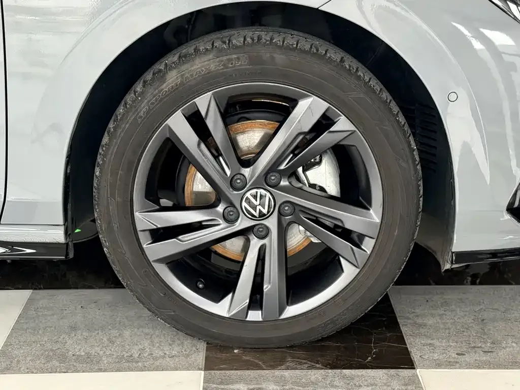 Volkswagen Golf — фото 8