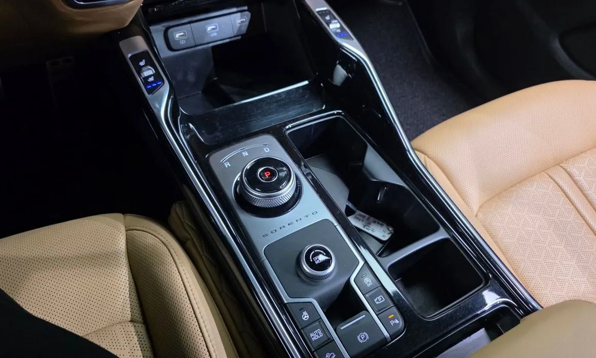 Kia Sorento — фото 9