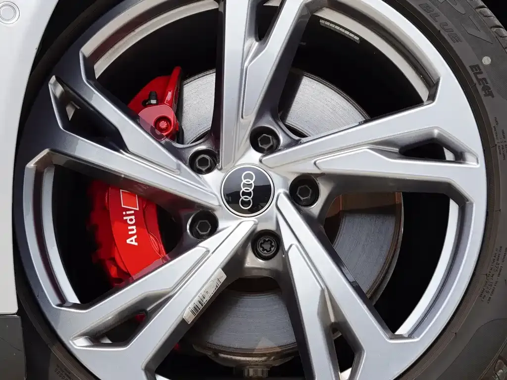 Audi e-tron GT — фото 3