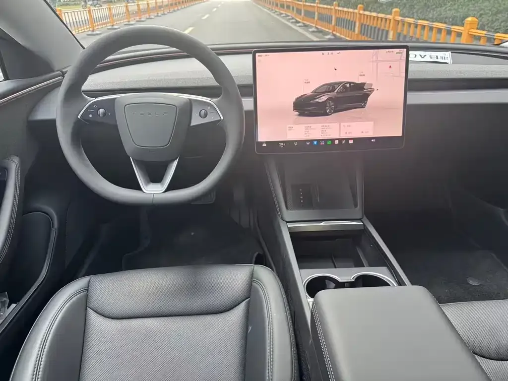 Tesla Model 3 — фото 3