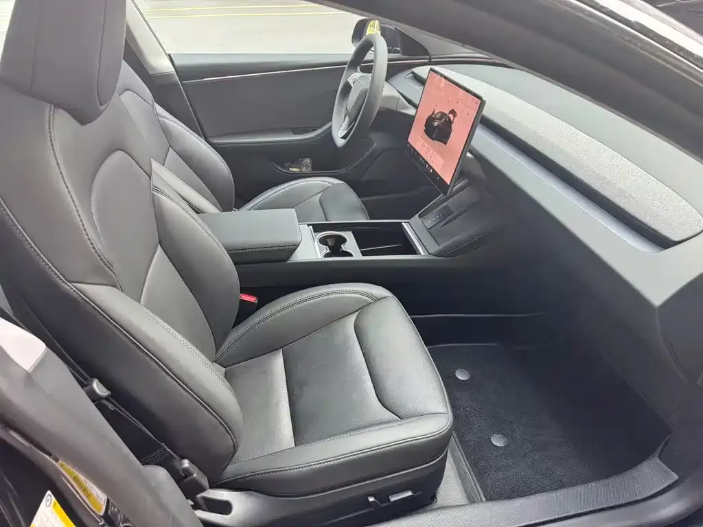 Tesla Model 3 — фото 4
