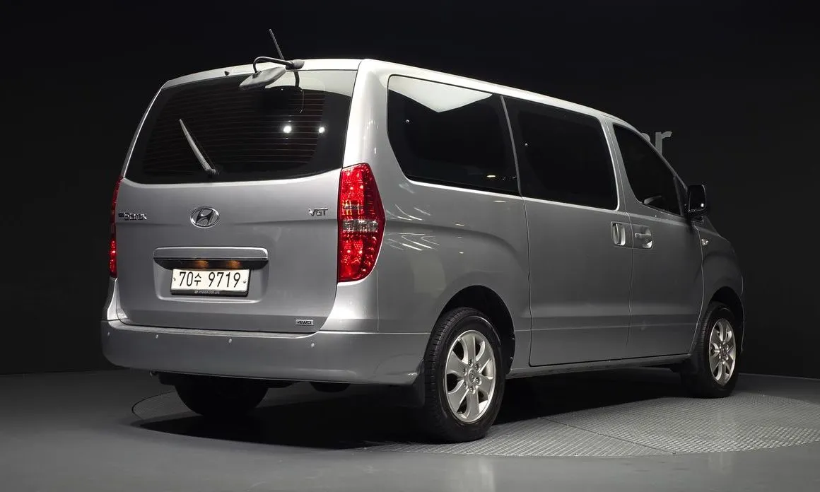 Hyundai Starex — фото 2