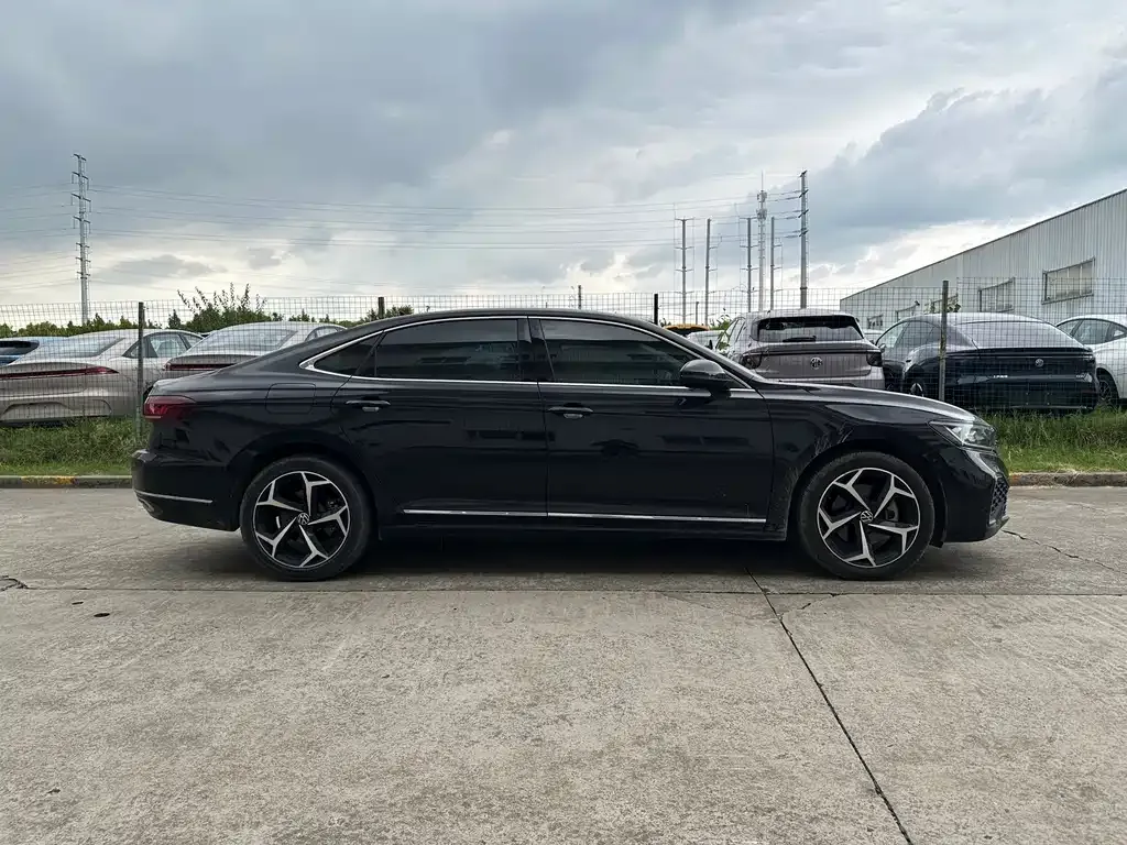 Volkswagen Passat — фото 10