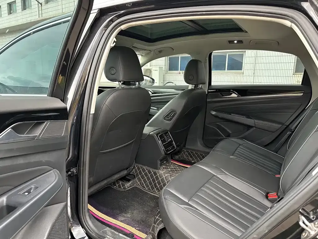 Volkswagen Passat — фото 9