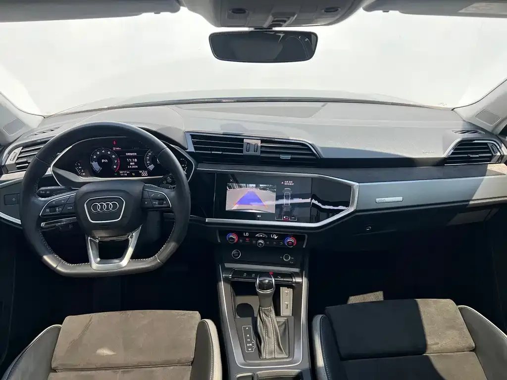 Audi Q3 — фото 10