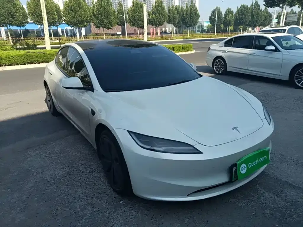 Tesla Model 3 — фото 9