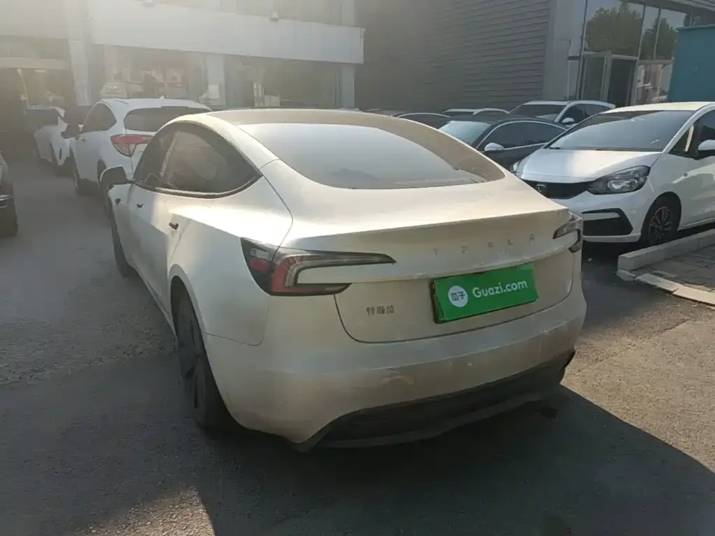 Tesla Model 3 — фото 4