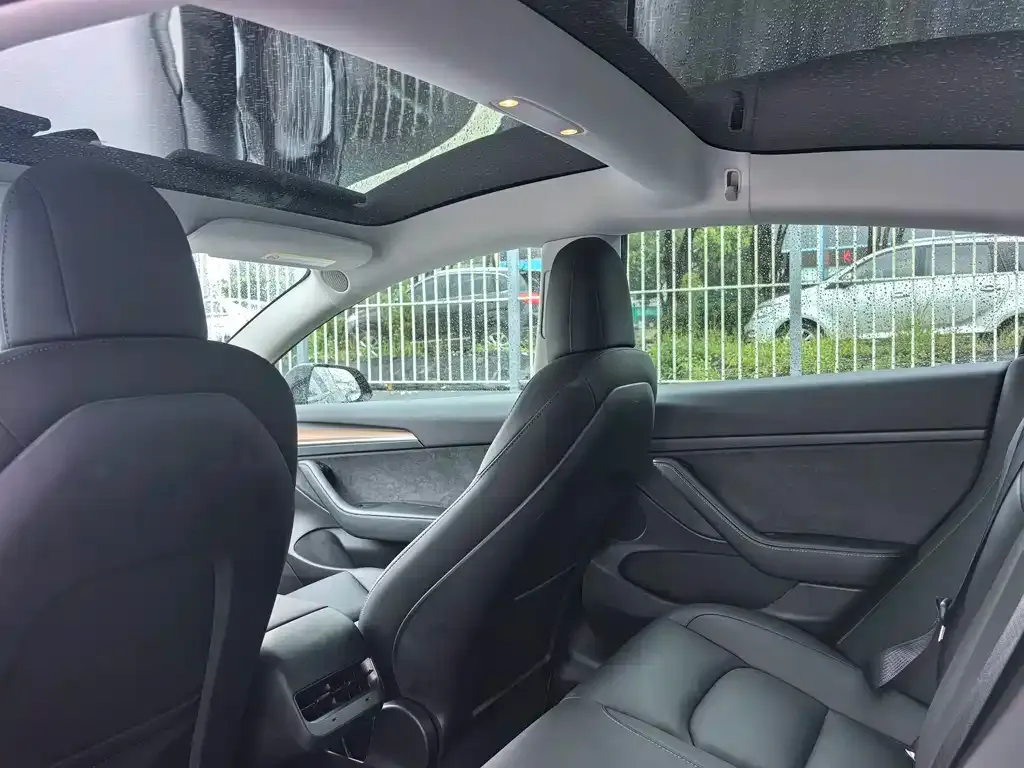 Tesla Model 3 — фото 3