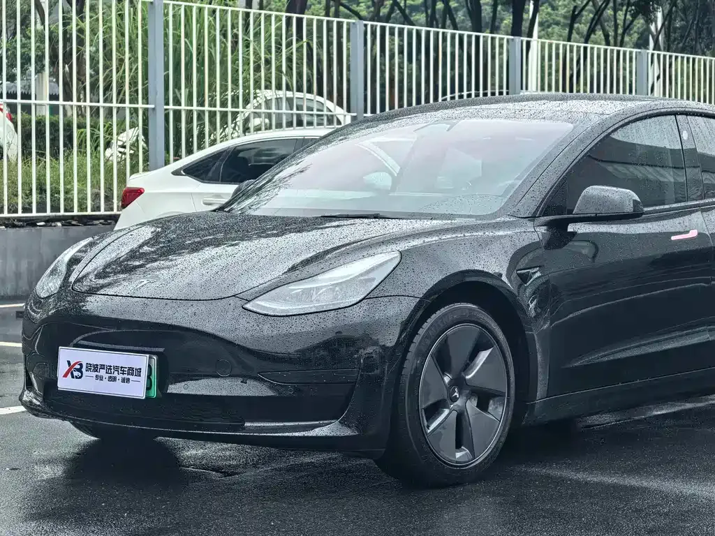 Tesla Model 3 — фото 8