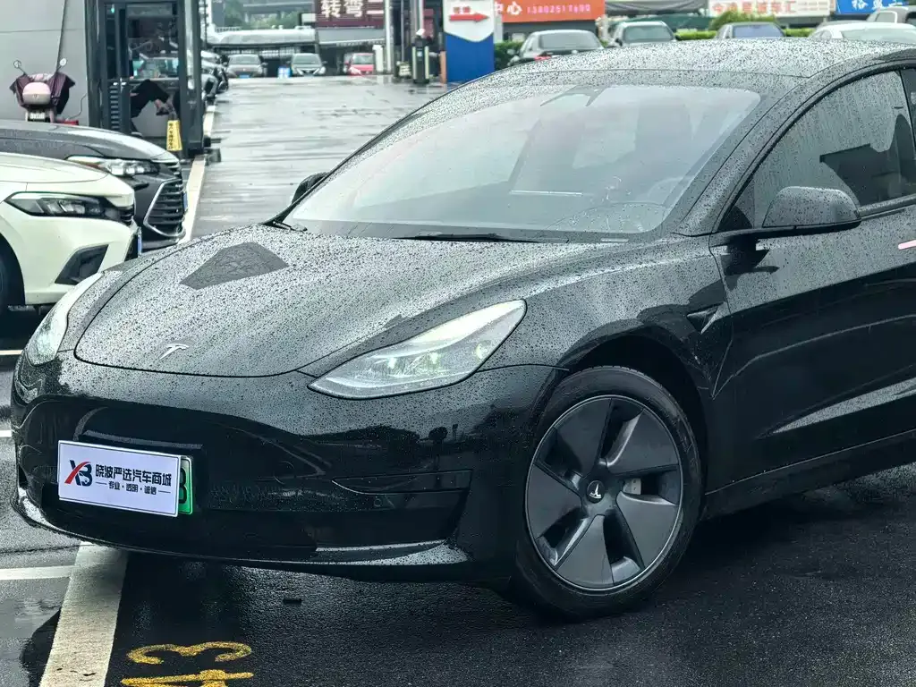 Tesla Model 3 — фото 4