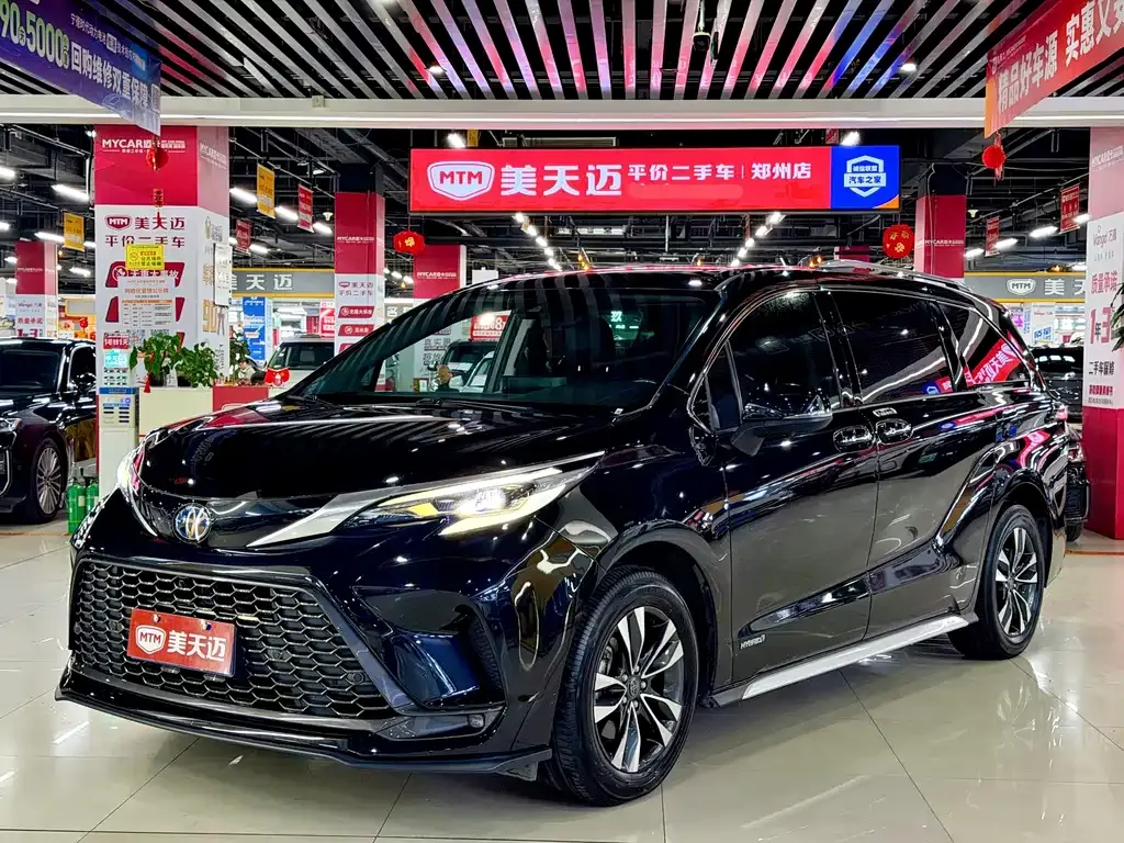 Toyota Granvia — фото 1