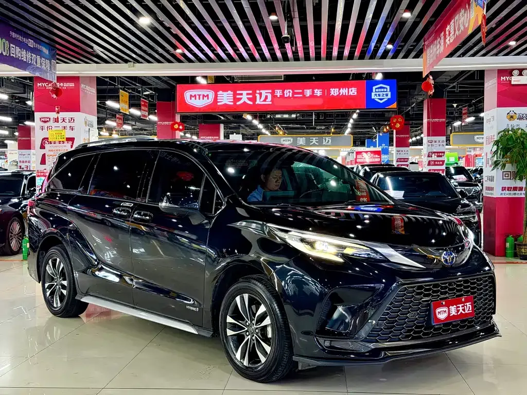 Toyota Granvia — фото 10