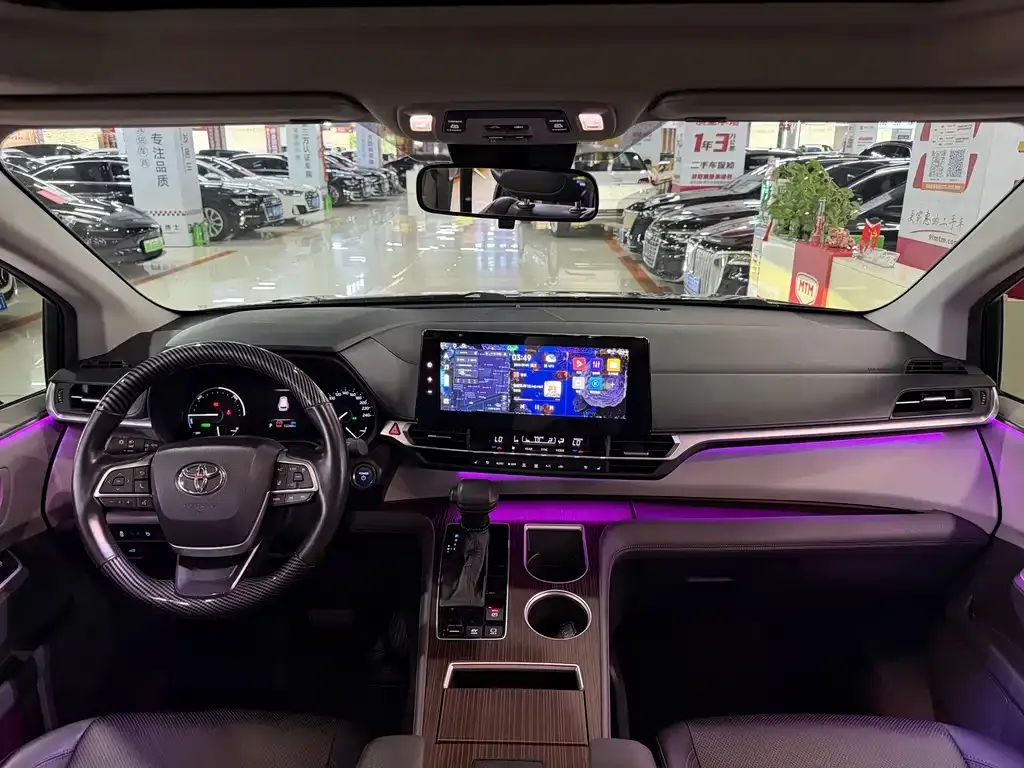 Toyota Granvia — фото 3