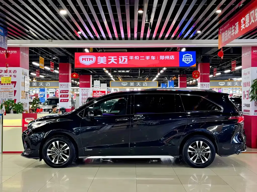 Toyota Granvia — фото 5