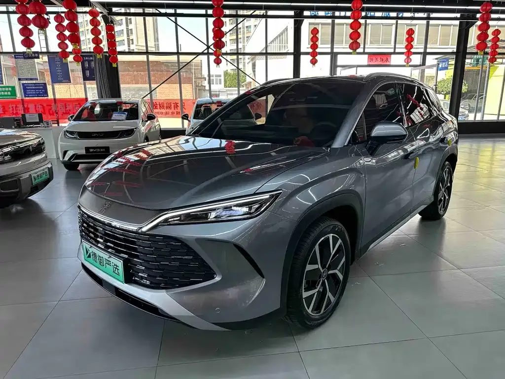 BYD L DM-i — фото 1