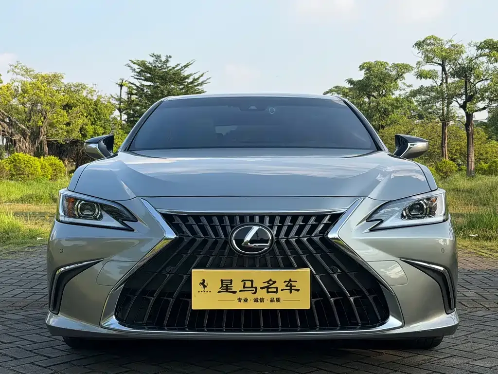 Lexus ES — фото 5