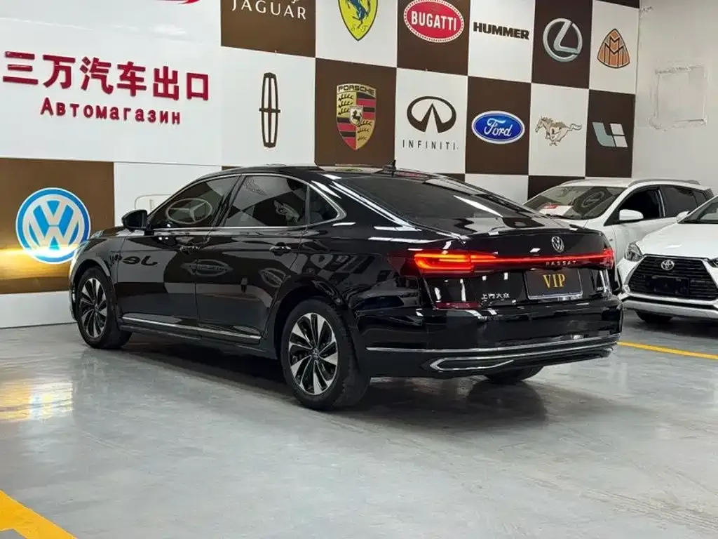 Volkswagen Passat — фото 7