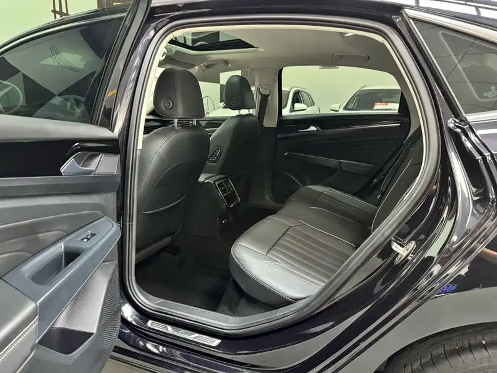 Volkswagen Passat — фото 4