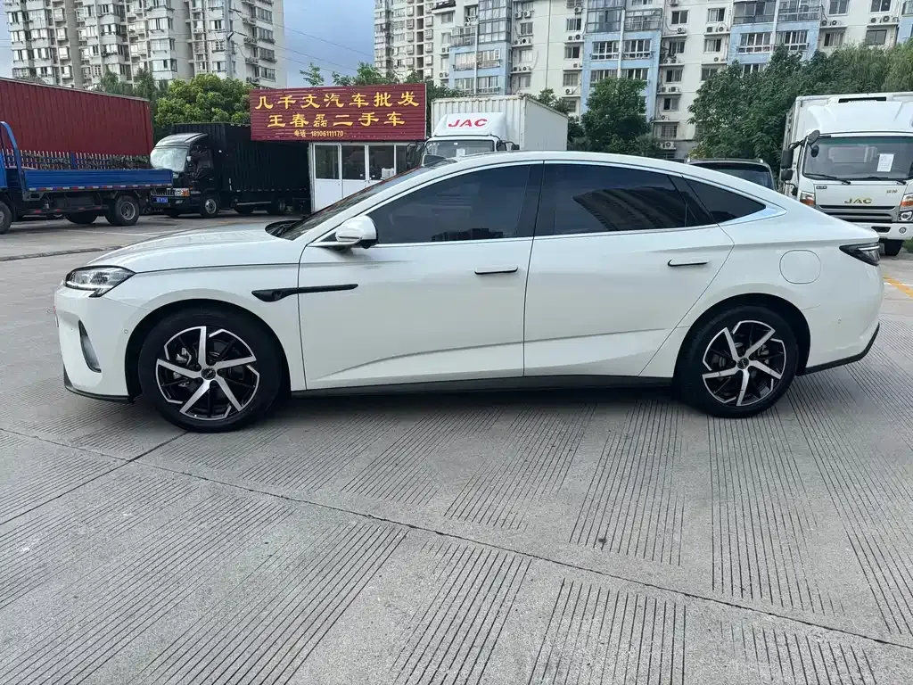 BYD Seal 07 DM-i — фото 9