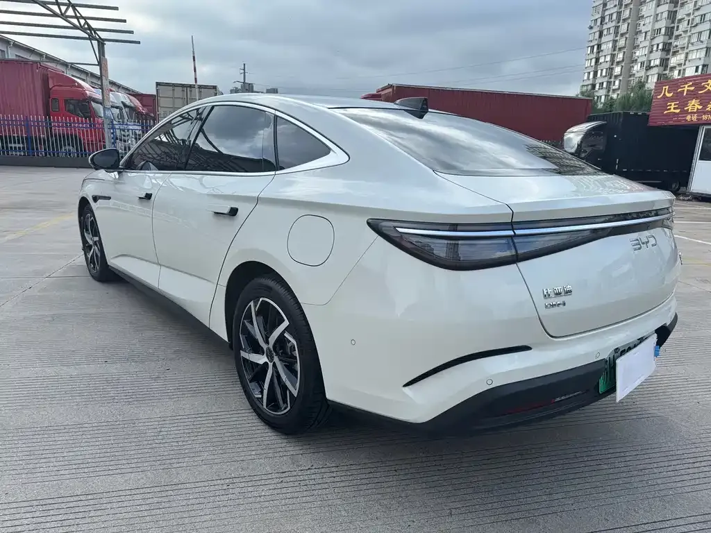 BYD Seal 07 DM-i — фото 8