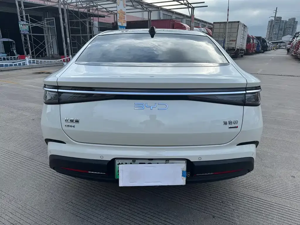 BYD Seal 07 DM-i — фото 7