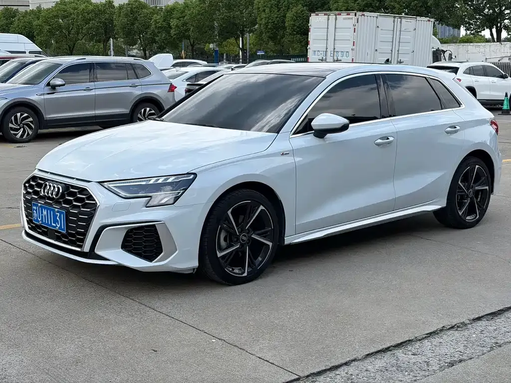 Audi A3 — фото 1